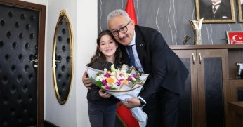 Ömer Akmanşen'e 23 Nisan ziyareti