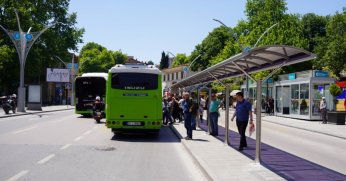 Büyükşehir 12 ilçede durakları yeniliyor