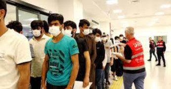 Kocaeli'de 96 kaçak göçmen daha sınır dışı edildi