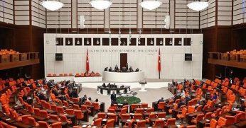 Milyonların gözü kulağı Meclis'te! 