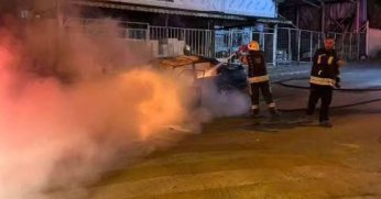 Seyir halindeki araç yandı