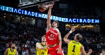 12 DEV ADAM FİNALDE