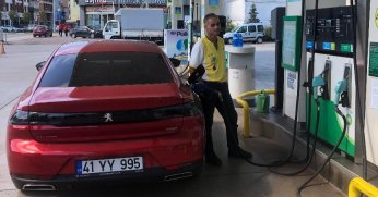 Benzine yine indirim geliyor