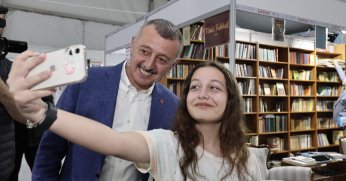 Büyükakın: Kitap fuarının asıl sahibi gençlerimizdir