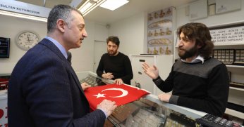 Büyükşehir 20 bin Türk Bayrağı dağıtacak