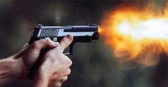 Kartepe'de 2 kadın silahla vuruldu