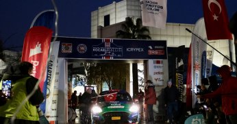 40. Kocaeli Rallisinin startını Başkan Büyükakın verdi