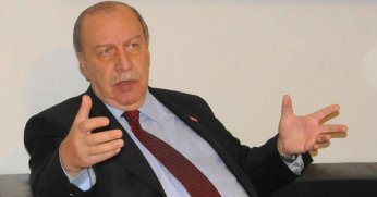  Eski Bakan Yaşar Okuyan hayatını kaybetti