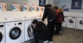 Öğrenci dostu Büyükşehir’in çamaşırhane hizmeti