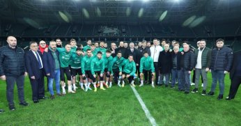 Büyükakın’dan kritik maç öncesi Kocaelispor’a moral ziyareti