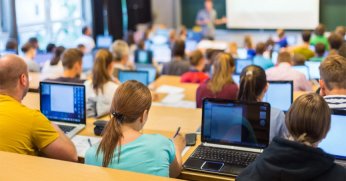 ÖZEL ÜNİVERSİTE VE KOLEJ ÜCRETLERİNİN YÜKSEKLİĞİ VELİLERİN RUH SAĞLIĞINI BOZUYOR! 