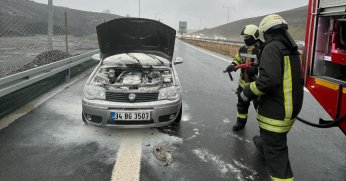 Seyir halindeki otomobil yandı!