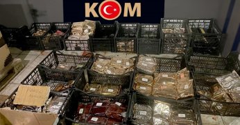 Yüzlerce kilo kaçak nargile tütünü ele geçirildi