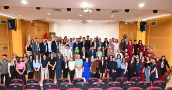 Tıp alanında dünyanın önemli bilim insanları KOÜ'de bir araya geldi