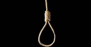 Kendini iple asarak intihar etti