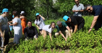 Özel çocuklarımız sebze ve aromatik bitki yetiştiriyor