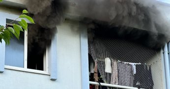 Komşuları son anda uyandırarak hayatını kurtardı