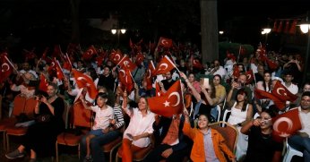 Büyükşehir 30 Ağustos’u, zafer şarkılarıyla kutladı