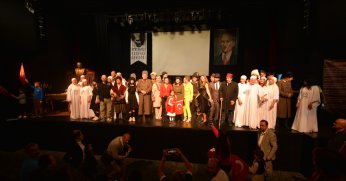 'Kara Fatma' oyunu coşkuyla izlendi