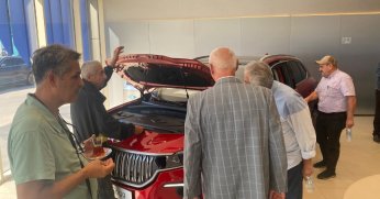 65 yaş üstü çınarların TOGG keyfi