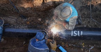 İSU, KROMAN ÇELİK VE SARKUYSAN’A GERİ KAZANIM SUYU SAĞLAYACAK İLETİM HATTI ÇALIŞMALARINA BAŞLADI