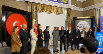 GAZETECİ MUSTAFA ERANIL’A ‘TÜRKİYE İYİLİK ÖDÜLÜ’ VERİLDİ