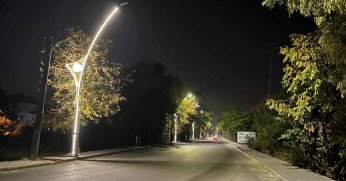 Sanayici Caddesinin gecesi ayrı gündüzü ayrı güzel