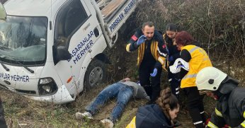 Direksiyon hakimiyetini kaybetti şarampole yuvarlandı