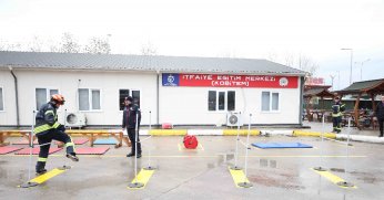 İtfaiye eri adayları zorlu parkurlarda yarışıyor