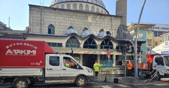 Akça Camii ibadete yeniden açıldı