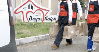 Beyaz Kalpler gönüllere dokundu