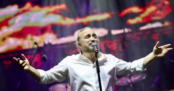 Volkan Konak sahnede  hayatını kaybetti