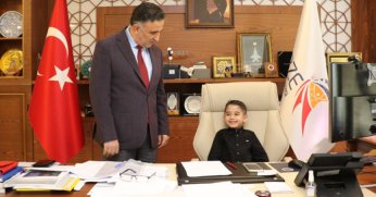 GTÜ’de Rektörlük Miniklerin Oldu 