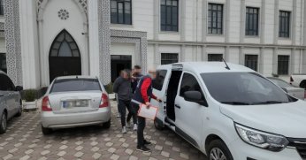 Hırsızlık suçundan aranan 2 kişi yakalandı