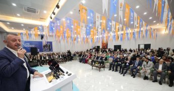 Büyükakın: “Onlar konuşur, biz yaparız!”