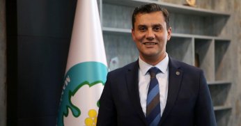 Manisa Büyükşehir Belediye Başkanı Ferdi Zeyrek hayatını kaybetti