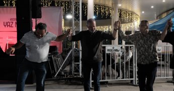 Karadeniz rüzgârı Milli İrade Meydanı’nda esti