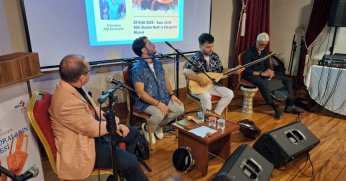 Rediften Seslerde Neşet Ertaş Buluşması