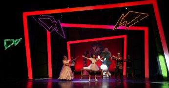  AÇILIŞ “KUSURSUZ DÜNYA’YA YOLCULUK”