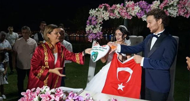 HÜRRİYET ÇİFTLERİN MUTLULUĞUNA ORTAK OLDU