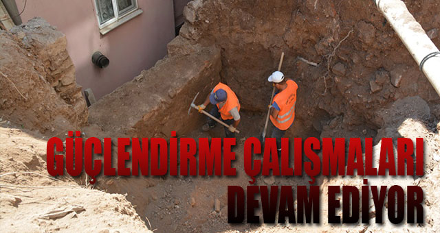 İZMİT BELEDİYESİ O BİNA İÇİN İSTİNAT DUVARI ÖRÜYOR