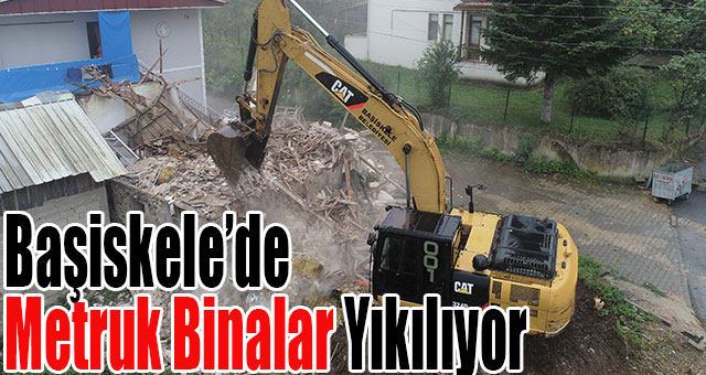 Başiskele’de Metruk Binalar Yıkılıyor
