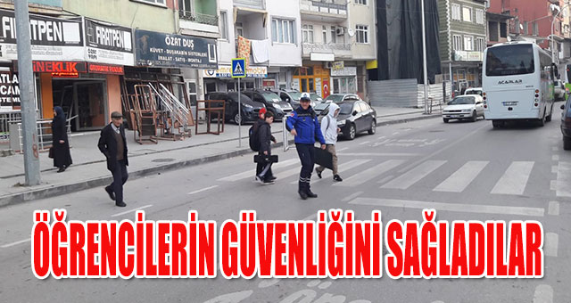 Okulların ilk gününde Büyükşehir Zabıtası görev başında