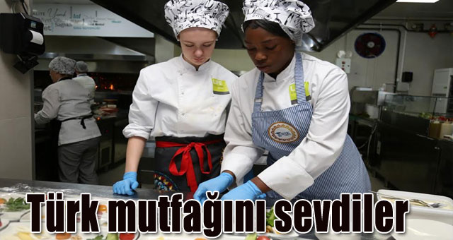 Hollandalı öğrenciler Türk mutfağını Kocaeli’de öğreniyor