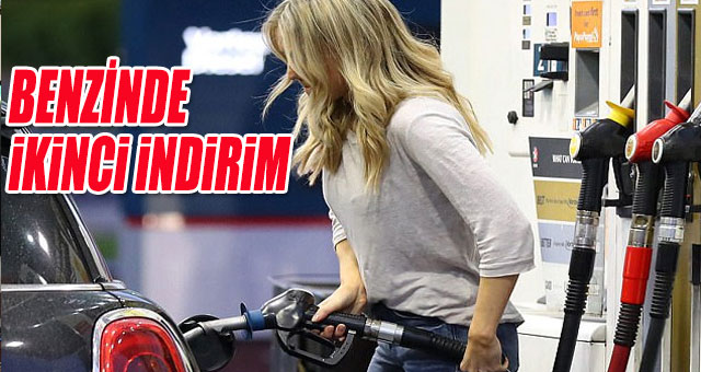 BENZİNDE İKİNCİ İNDİRİM