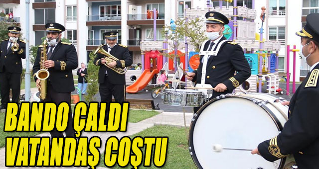 Bayramın coşkusu Bando takımının şarkıları ile yaşandı