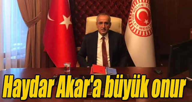 Haydar Akar'a büyük onur