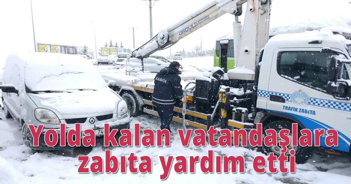 Yolda kalan vatandaşlara zabıta yardım etti