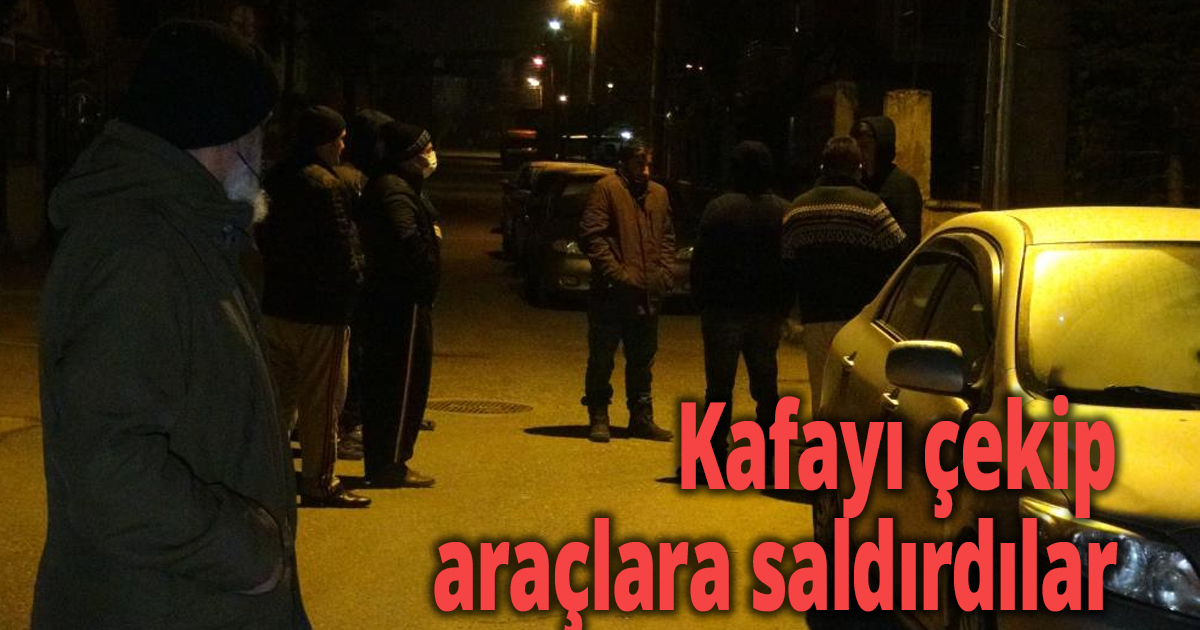 Alkollü alıp 5 aracı tekmeleyerek binlerce liralık zarar verdiler