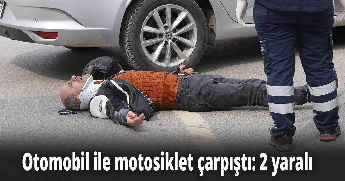 Otomobil ile motosiklet çarpıştı 